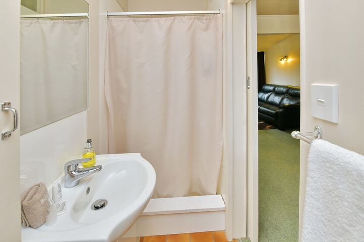 Room 52 of 64