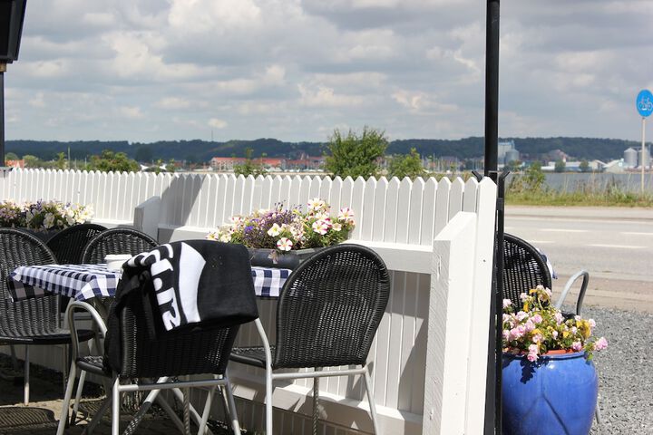 Terrace/Patio 8 of 22