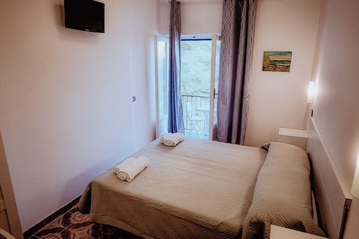 Room 14 of 38