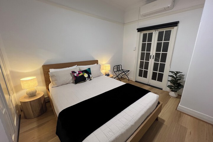 Room 4 of 17