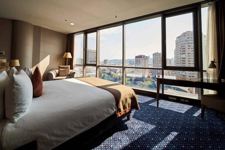 Room 21 of 83