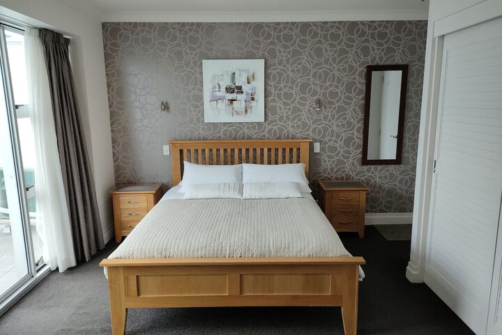 Room 4 of 48
