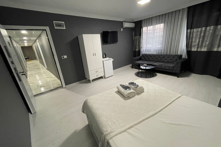 Room 2 of 29