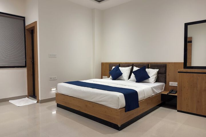 Room 6 of 35