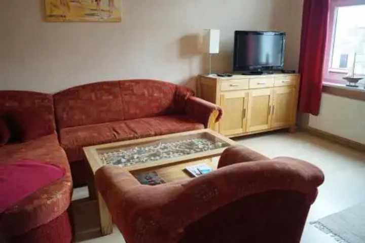 Room 2 of 8