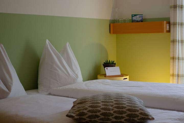 Room 11 of 29