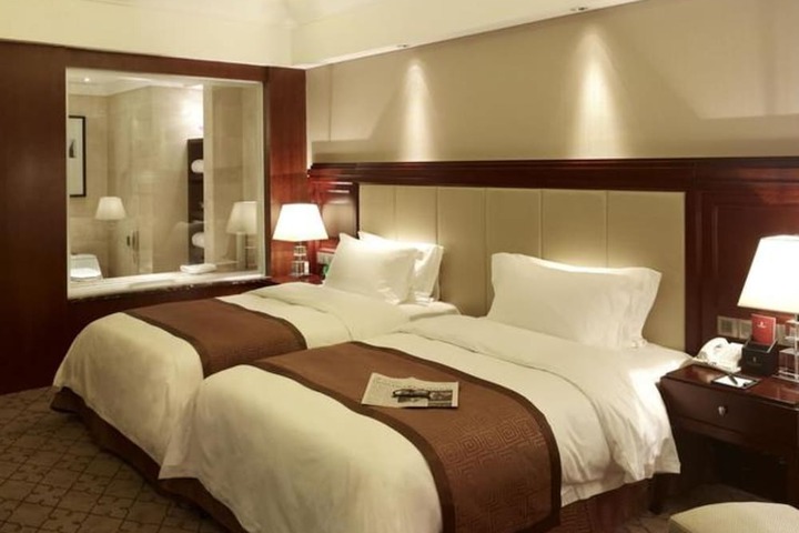 Room 4 of 36