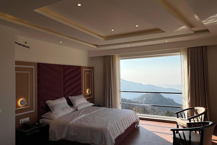 Room 4 of 14