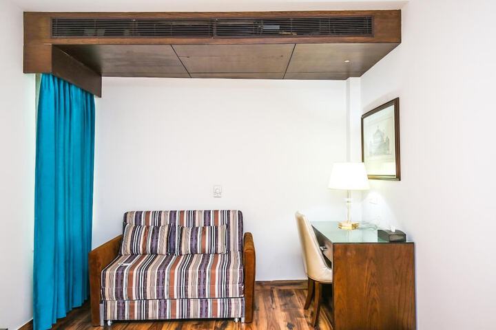 Room 34 of 74