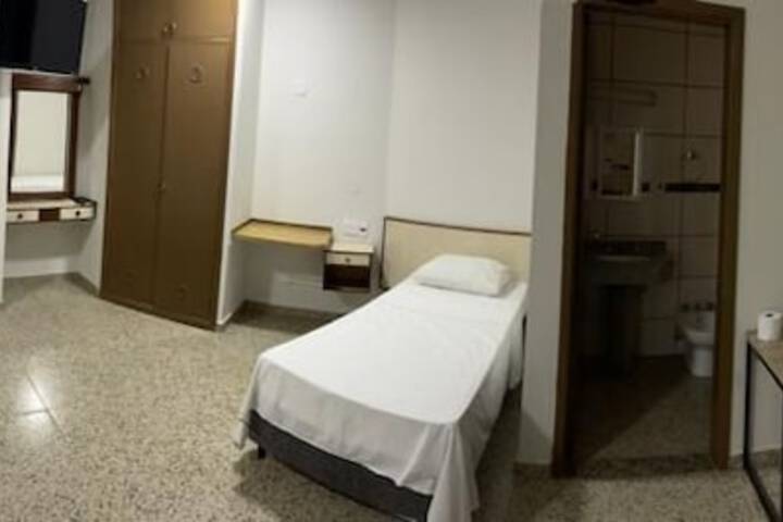 Room 4 of 7