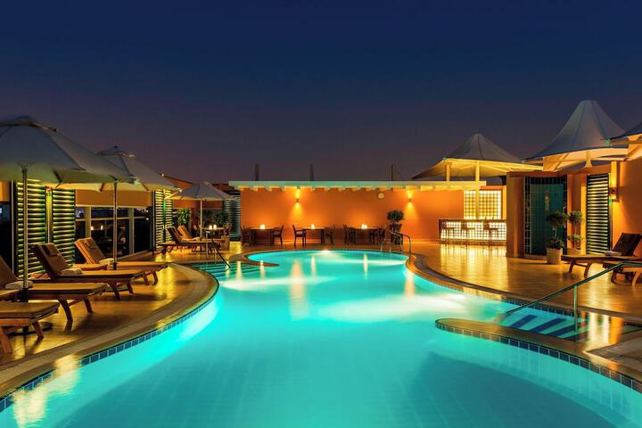 Pool 64 of 98
