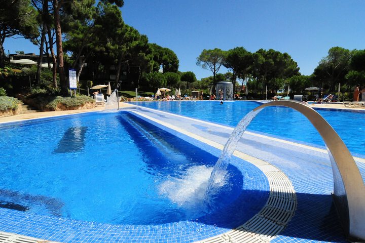 Hotel Pool