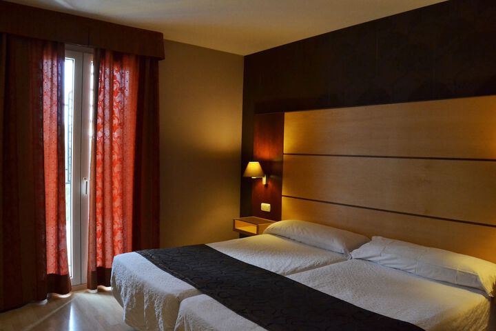 Room 8 of 30