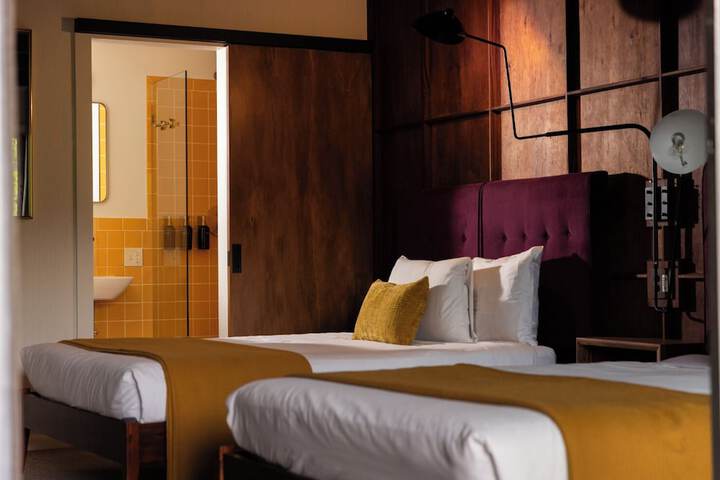 Room 84 of 221