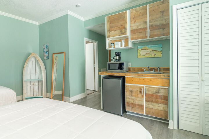 Room 9 of 37