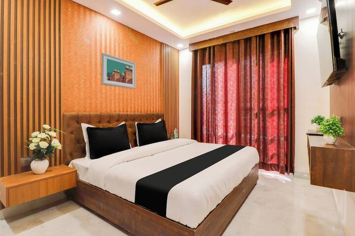 Room 4 of 14