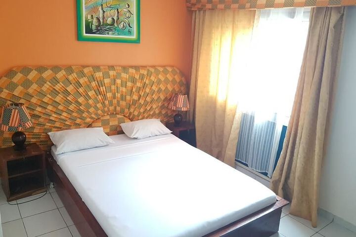 Room 3 of 40