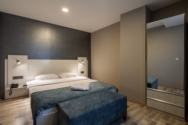 Room 14 of 73