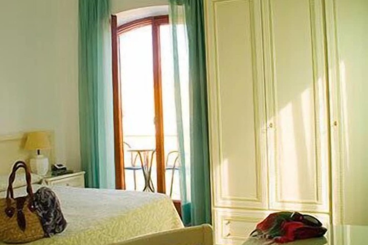 Room 17 of 50