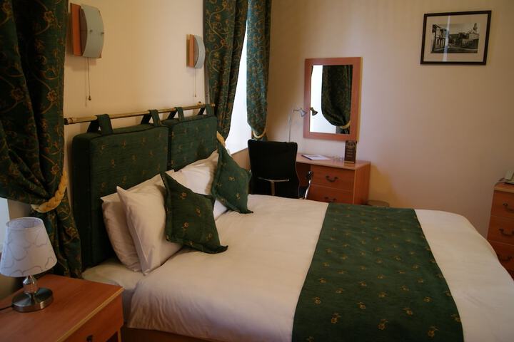 Room 7 of 79