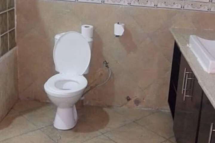 Room 8 of 15