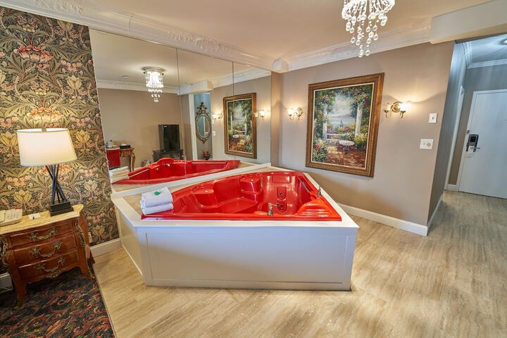 Deluxe King Bed (30 of 39)