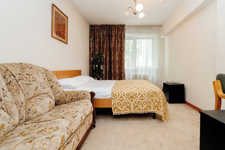 Room 9 of 26