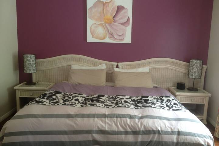 Room 2 of 34