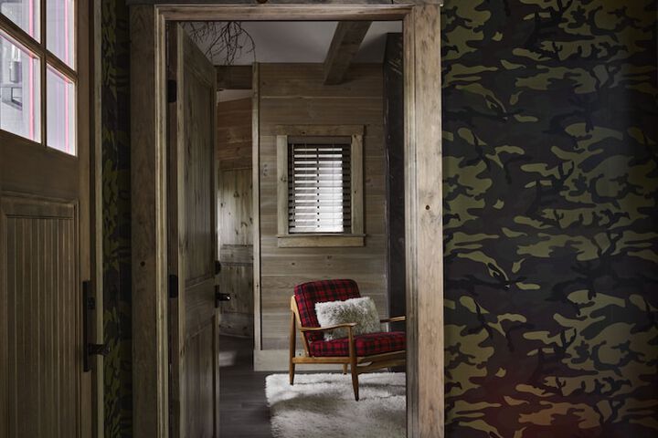 Room 20 of 142