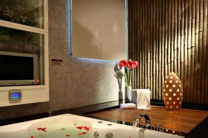 Room 2 of 11