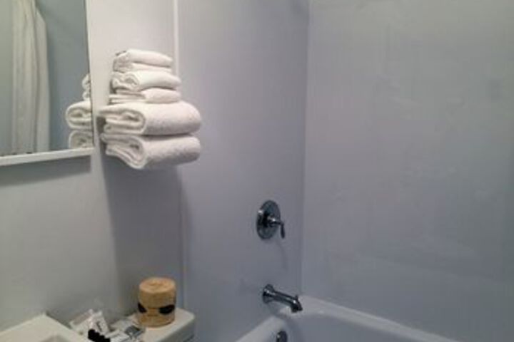 Room 3 of 20