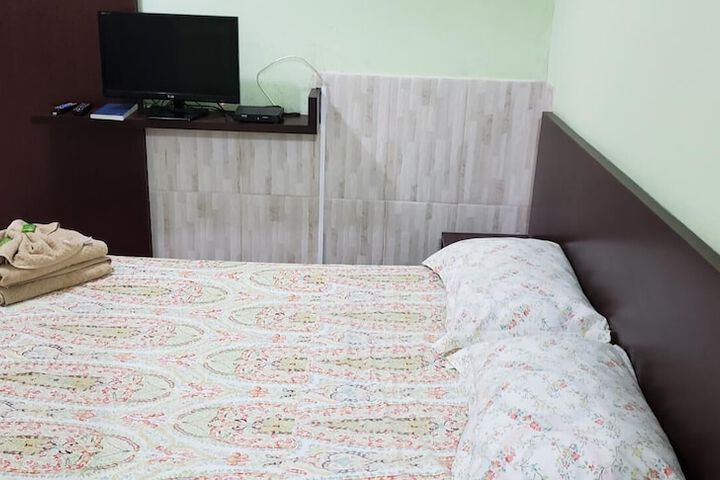 Room 12 of 37
