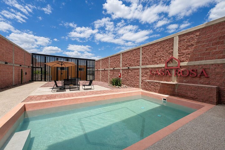 Pool 12 of 28