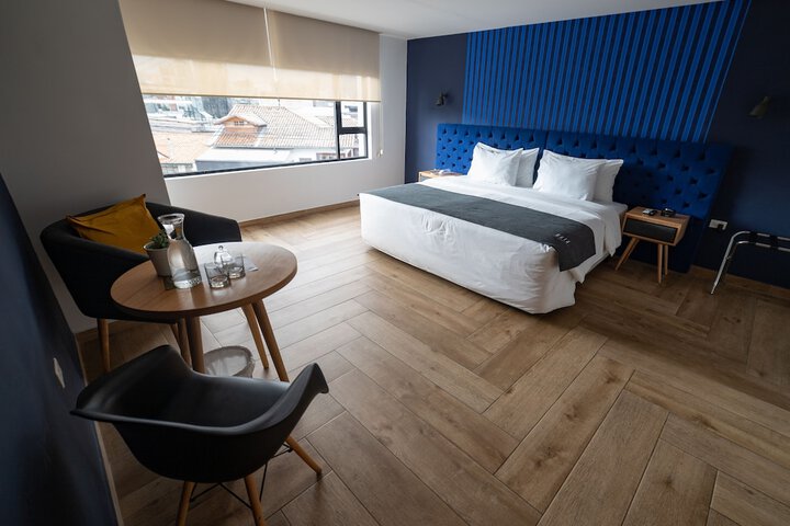 Room 33 of 64