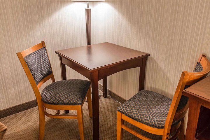 Room 12 of 37