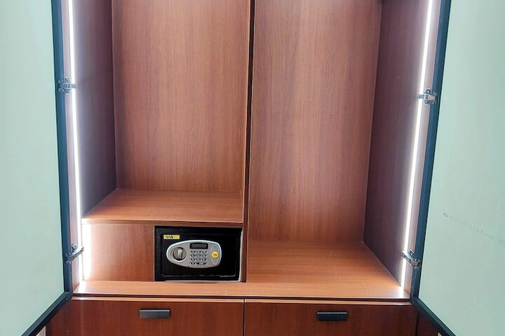 Room 45 of 115