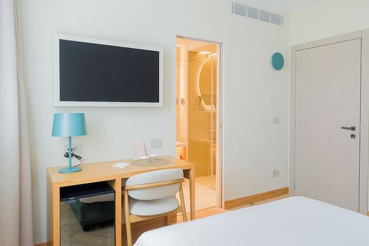 Room 7 of 20