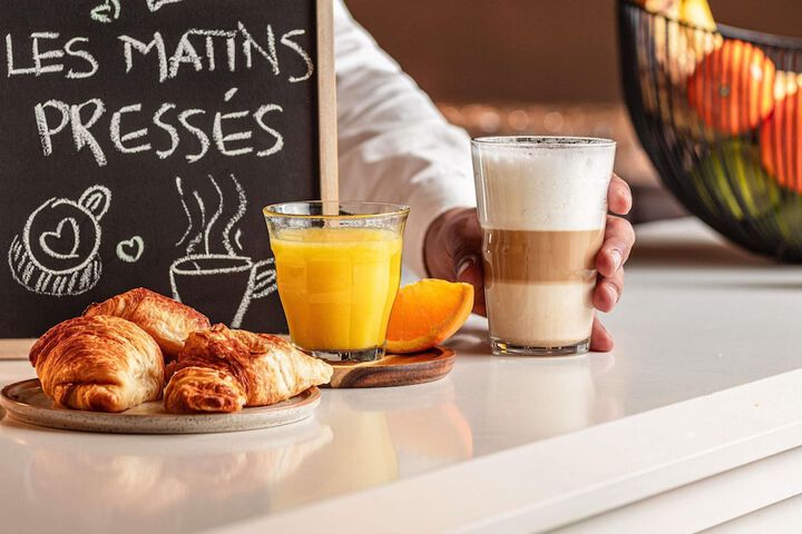 Breakfast/Coffee Service 52 of 72