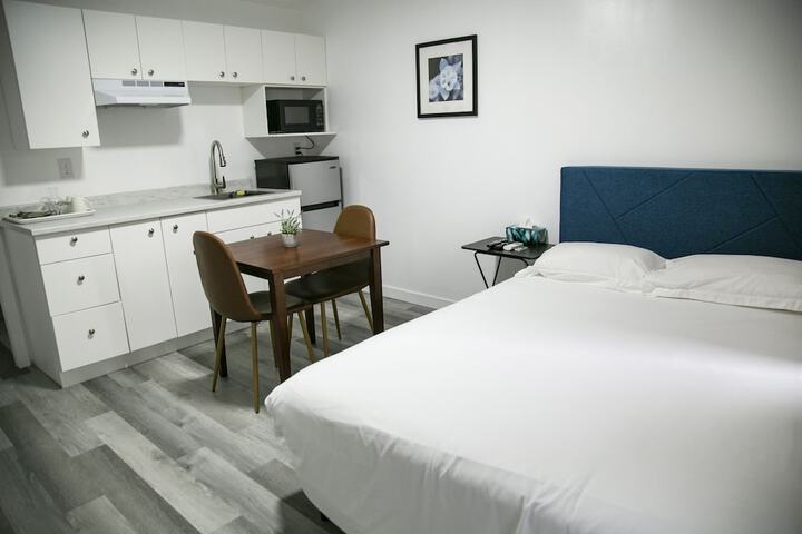 Room 16 of 40