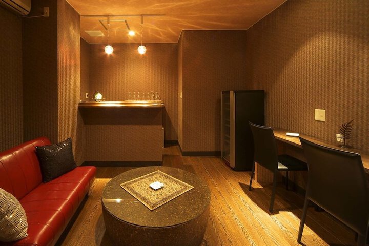 Room 19 of 40