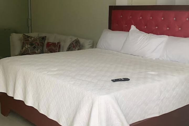 Room 8 of 28