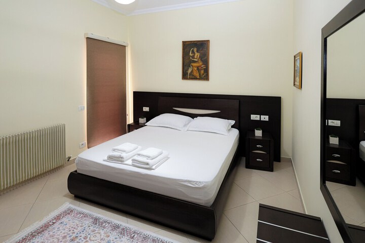 Room 8 of 24