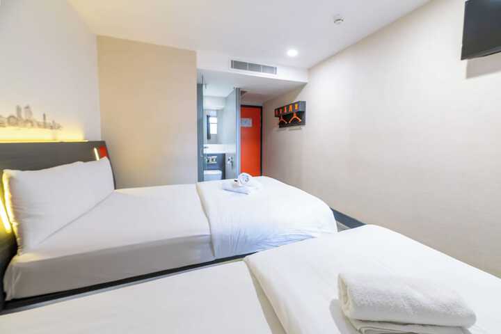 Room 45 of 105