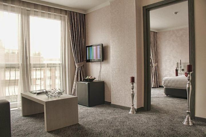 Room 43 of 69