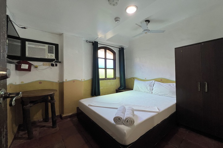 Room 19 of 46