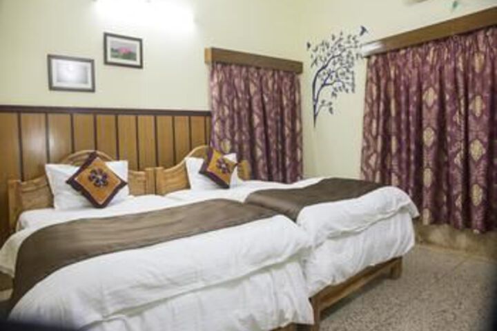 OYO Rooms Rajmahal Square 2