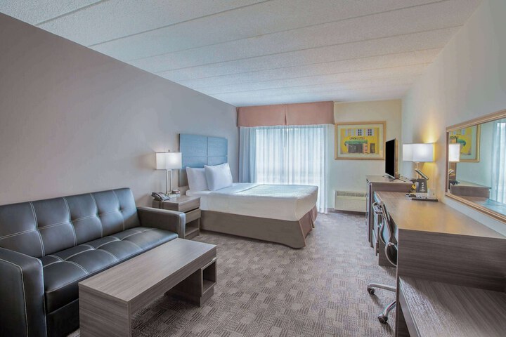 Room 7 of 48