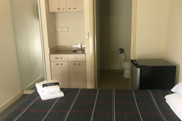 Room 7 of 27