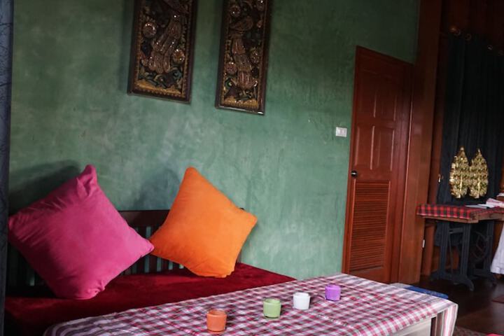 Room 30 of 102