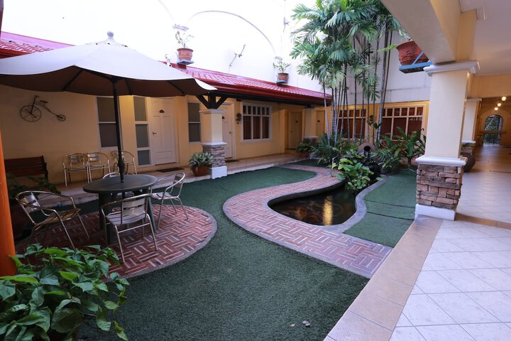 Hotel 37 of 38